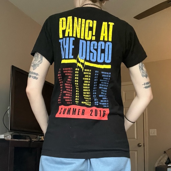 🔉 P!ATD 2016 Tour Tee - Picture 2 of 4